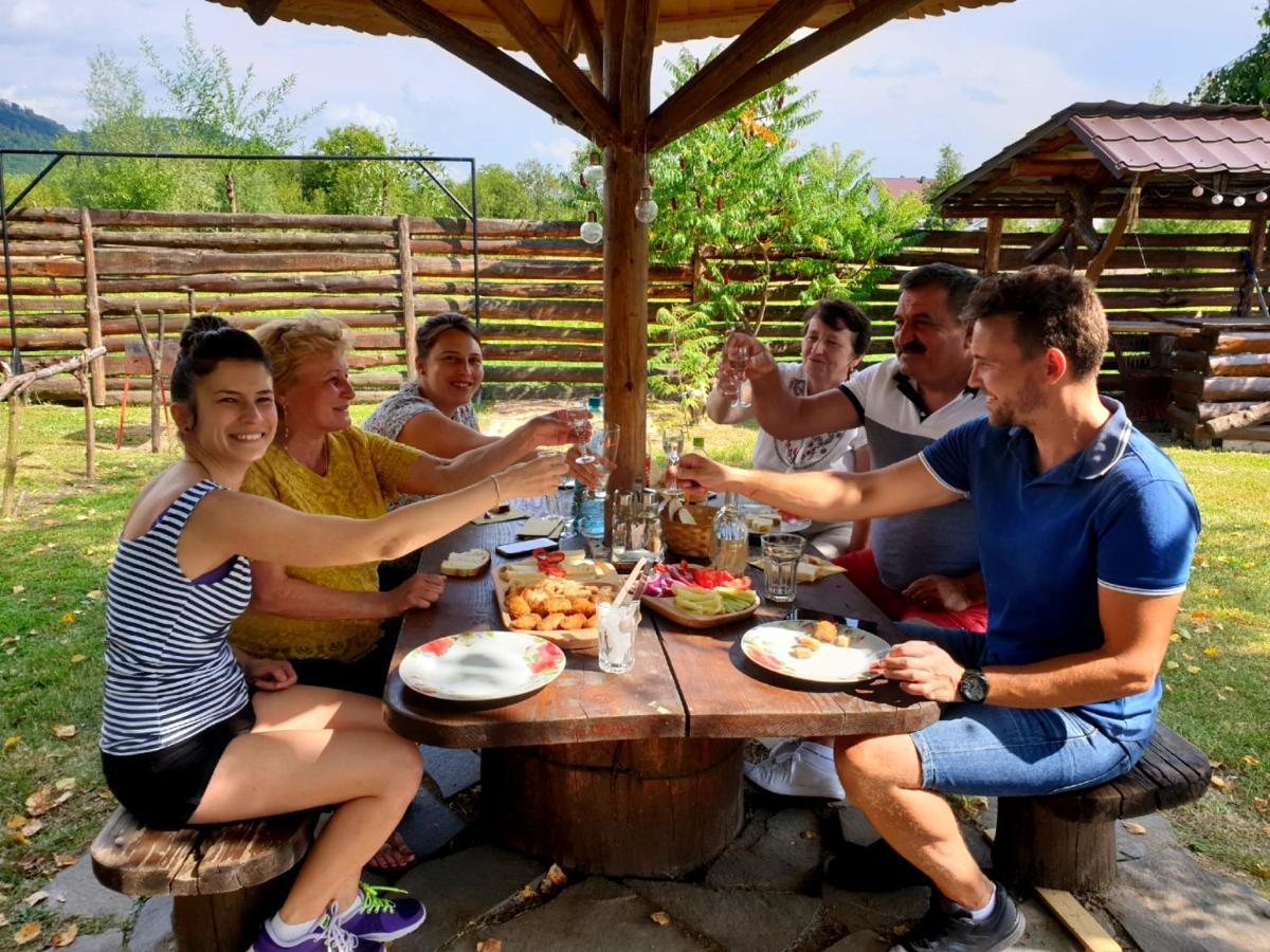 Bed and Breakfast Casa Tomsa Rozavlea Экстерьер фото
