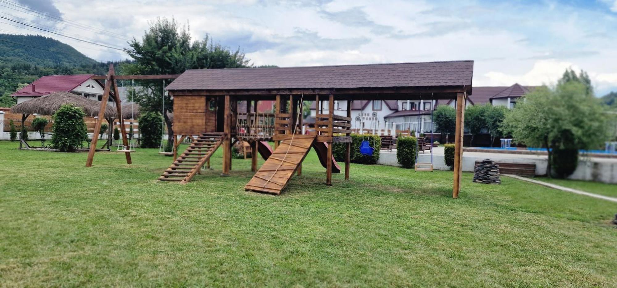 Bed and Breakfast Casa Tomsa Rozavlea Экстерьер фото