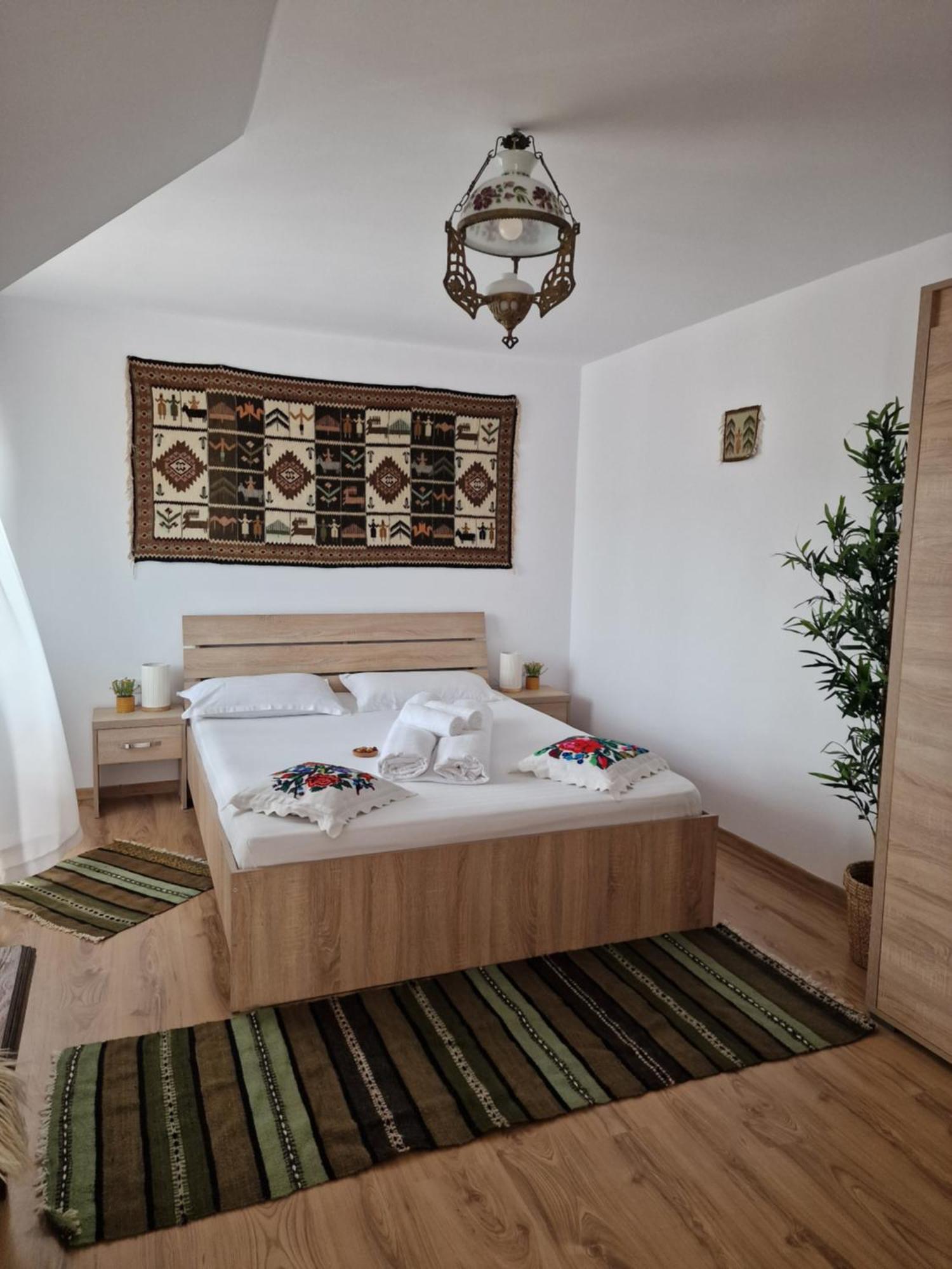 Bed and Breakfast Casa Tomsa Rozavlea Экстерьер фото